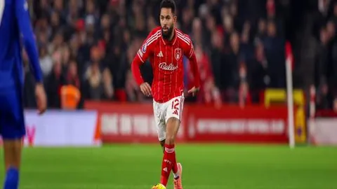 邵佳一44岁独占鳌头：率队逼平联赛领头羊，三战全胜领跑第二